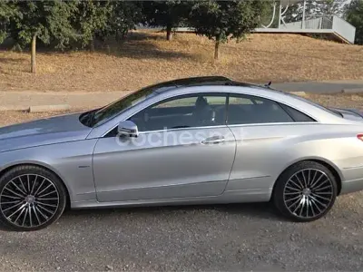 Usado Mercedes E350 Elegance 231 CV (169 kW) 2011 Gris / plata Coupe