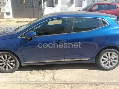 Usado Renault Clio IV Zen 100 CV (73 kW) 2019 Azul Berlina