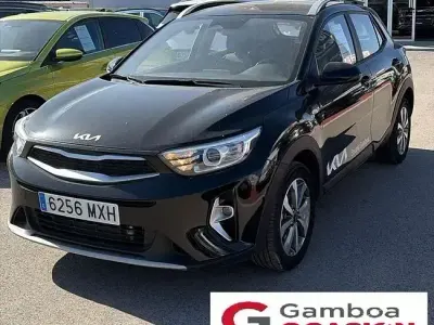 Usado Kia Stonic 101 CV (74 kW) 2024 Negro SUV