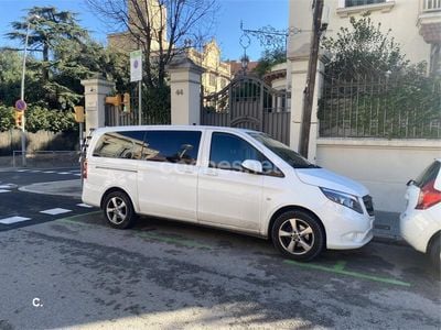 Mercedes V220