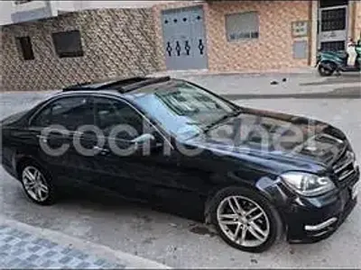 Usado Mercedes C220 170 CV (125 kW) 2014 Negro Berlina