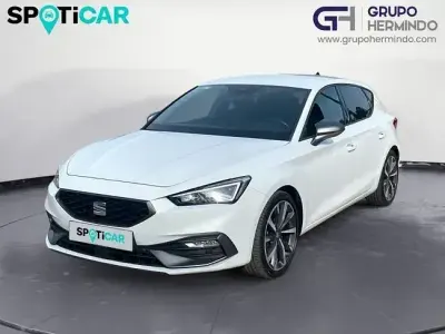 Usado Seat Leon FR 150 CV (110 kW) 2022 Blanco Berlina