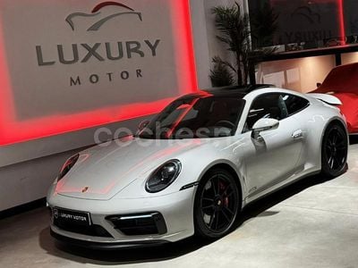 Porsche 911 Carrera 4 GTS