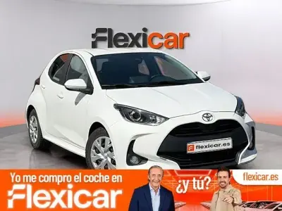 Usado Toyota Yaris 72 CV (52 kW) 2023 Blanco Utilitario