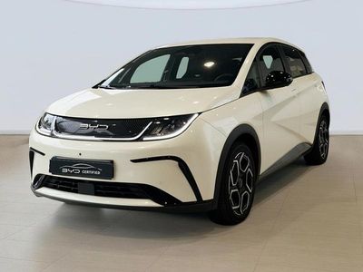 Nuevo BYD Dolphin Comfort 150 kW (204 CV) 2025 Cream white Utilitario