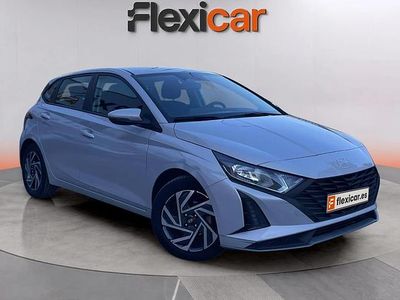 Usado Hyundai i20 84 CV (61 kW) 2024 Gris Utilitario