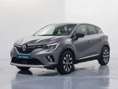 Usado Renault Captur Techno 145 CV (106 kW) 2023 Gris / plata SUV