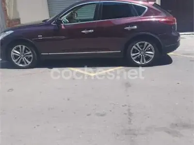 Usado Infiniti QX50 Premium 238 CV (175 kW) 2014 Granate SUV