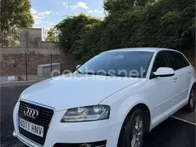 Usado Audi A3 Ambition 110 CV (80 kW) 2013 Blanco Berlina
