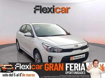 Usado Kia Rio 101 CV (74 kW) 2018 Blanco Berlina