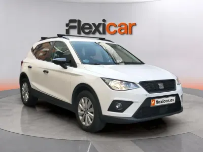 Usado Seat Arona Style 90 CV (66 kW) 2020 Blanco SUV