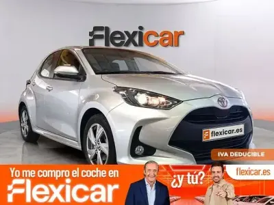 Usado Toyota Yaris Active 116 CV (85 kW) 2025 Gris Utilitario