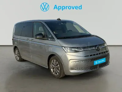 Usado VW Multivan Style 218 CV (160 kW) 2023 Gris / plata Monovolumen