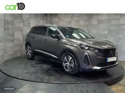 Usado Peugeot 5008 Allure 130 CV (95 kW) 2022 Gris SUV