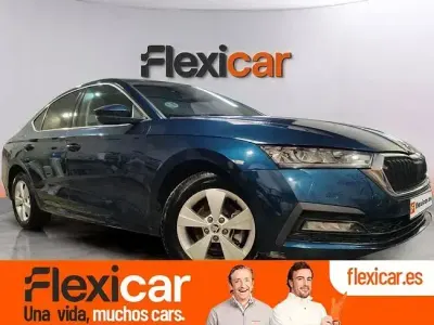 Usado Skoda Octavia Ambition 115 CV (84 kW) 2022 Azul Familiar