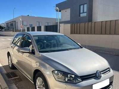 Używany VW Golf VII Edition 105 KM (77 kW) 2013 Beżowy Sedan/Limuzyna