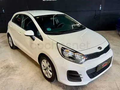 Usado Kia Rio 84 CV (61 kW) 2016 Blanco Utilitario