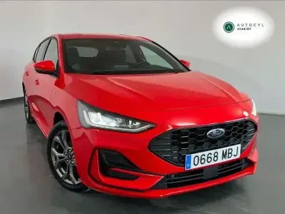 Usado Ford Focus Active 125 HP (91 kW) 2022 Vermelho Sedan