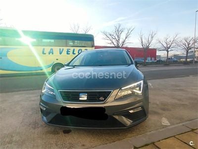 Usado Seat Leon FR 150 CV (110 kW) 2017 Gris / plata Berlina