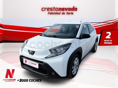 Usado Toyota Aygo X Play 72 CV (52 kW) 2022 Blanco SUV