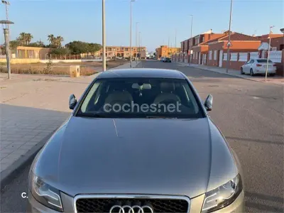 Usado Audi A4 136 CV (100 kW) 2011 Gris / plata Berlina