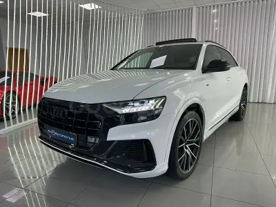 Usado Audi Q8 Ambiente 286 CV (210 kW) 2022 Blanco SUV