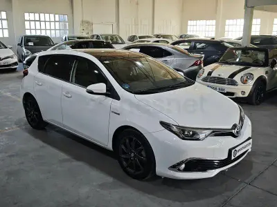 Usado Toyota Auris Hybrid