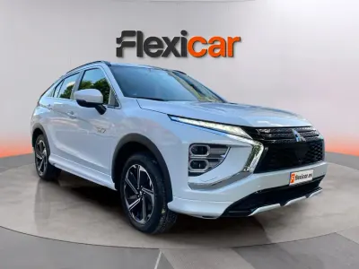 Usado Mitsubishi Eclipse Cross 188 CV (138 kW) 2023 Blanco SUV