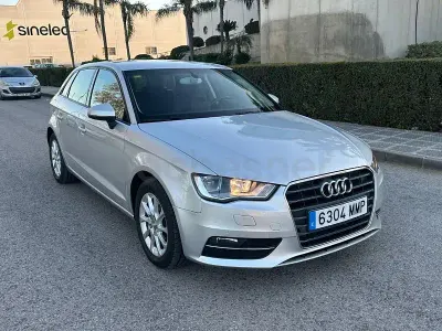 Usado Audi A3 Ambition 150 CV (110 kW) 2013 Gris / plata Berlina