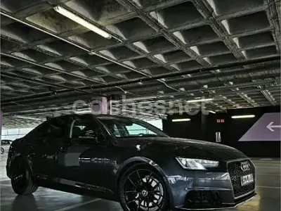 Usado Audi A4 150 CV (110 kW) 2018 Gris / plata Berlina