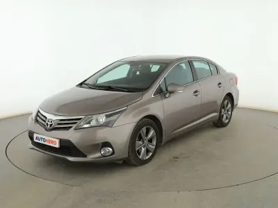 Używany Toyota Avensis Advance 125 KM (91 kW) 2014 Brązowy Sedan/Limuzyna