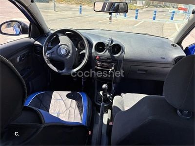 Usado Seat Ibiza Sport 100 CV (73 kW) 2004 Azul Utilitario
