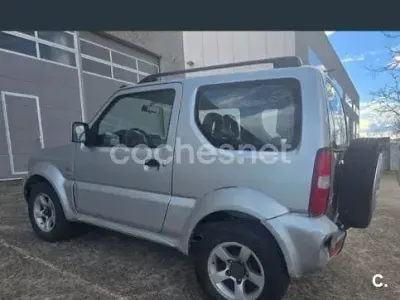 Usado Suzuki Jimny 86 CV (63 kW) 2007 Gris / plata SUV