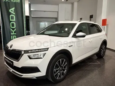 Usado Skoda Kamiq 110 CV (80 kW) 2023 Blanco SUV