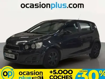 Usado Chevrolet Aveo LT 86 CV (63 kW) 2012 Negro Utilitario