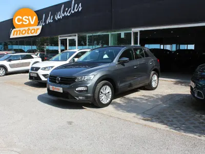 Usado VW T-Roc Edition 116 CV (85 kW) 2021 Gris / plata SUV