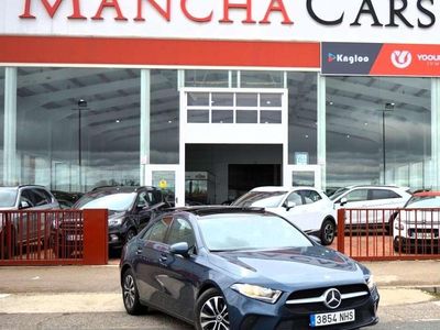 Usado Mercedes A180 116 CV (85 kW) 2021 Azul Utilitario