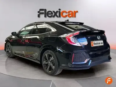 Usado Honda Civic Comfort 129 CV (94 kW) 2019 Negro Berlina