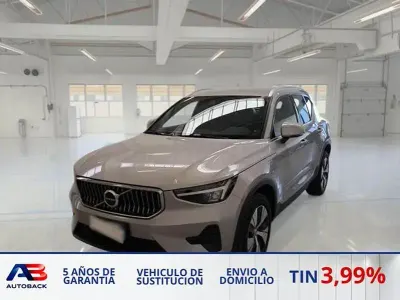 Usado Volvo XC40 Plus 262 CV (192 kW) 2023 Gris / plata SUV