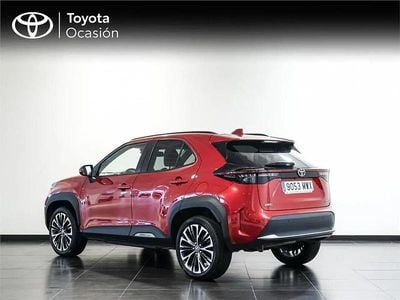 Usado Toyota Yaris Hybrid Style 130 CV (95 kW) 2024 Rojo