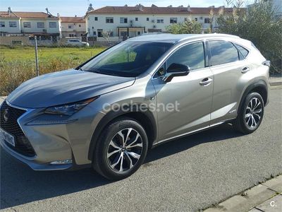 Usado Lexus NX300h Sport Line 197 CV (144 kW) 2017 Gris / plata SUV