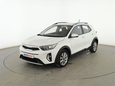 Usado Kia Stonic 101 HP (74 kW) 2022 Branco SUV