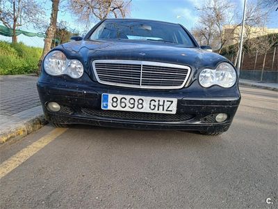 Usado Mercedes C200 Classic 116 CV (85 kW) 2004 Negro Berlina