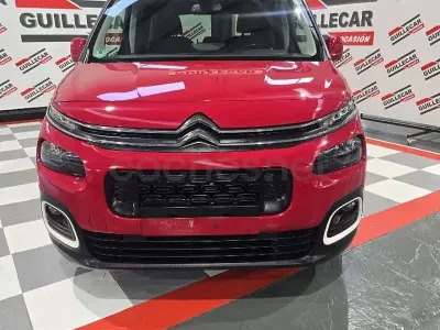 Käytetty Citroën Berlingo PureTech 110 HP (80 kW) 2019 Punainen Tila-auto