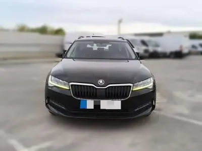 Usado Skoda Superb Active 150 CV (110 kW) 2020 Negro Berlina