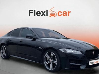 Usado Jaguar XF R-Sport 180 CV (132 kW) 2015 Negro Berlina