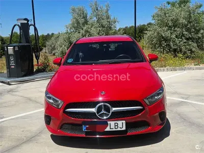 Usado Mercedes A180 109 CV (80 kW) 2019 Rojo Berlina