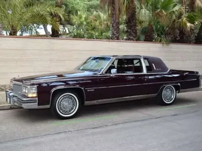 Usado Cadillac Fleetwood Brougham 1983 Burdeos Coupe