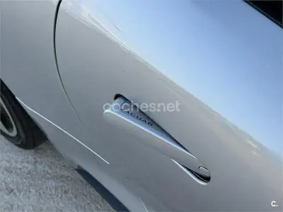 Usado Jaguar F-Type R-Dynamic 340 CV (250 kW) 2017 Gris / plata Descapotable