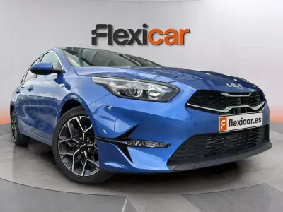 Usado Kia Ceed 136 CV (100 kW) 2023 Azul Utilitario